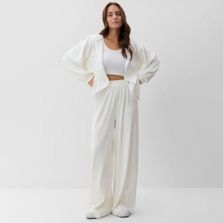 Костюм женский (свитшот, леггинсы) KAFTAN Plushy, размер 40-42, белый
